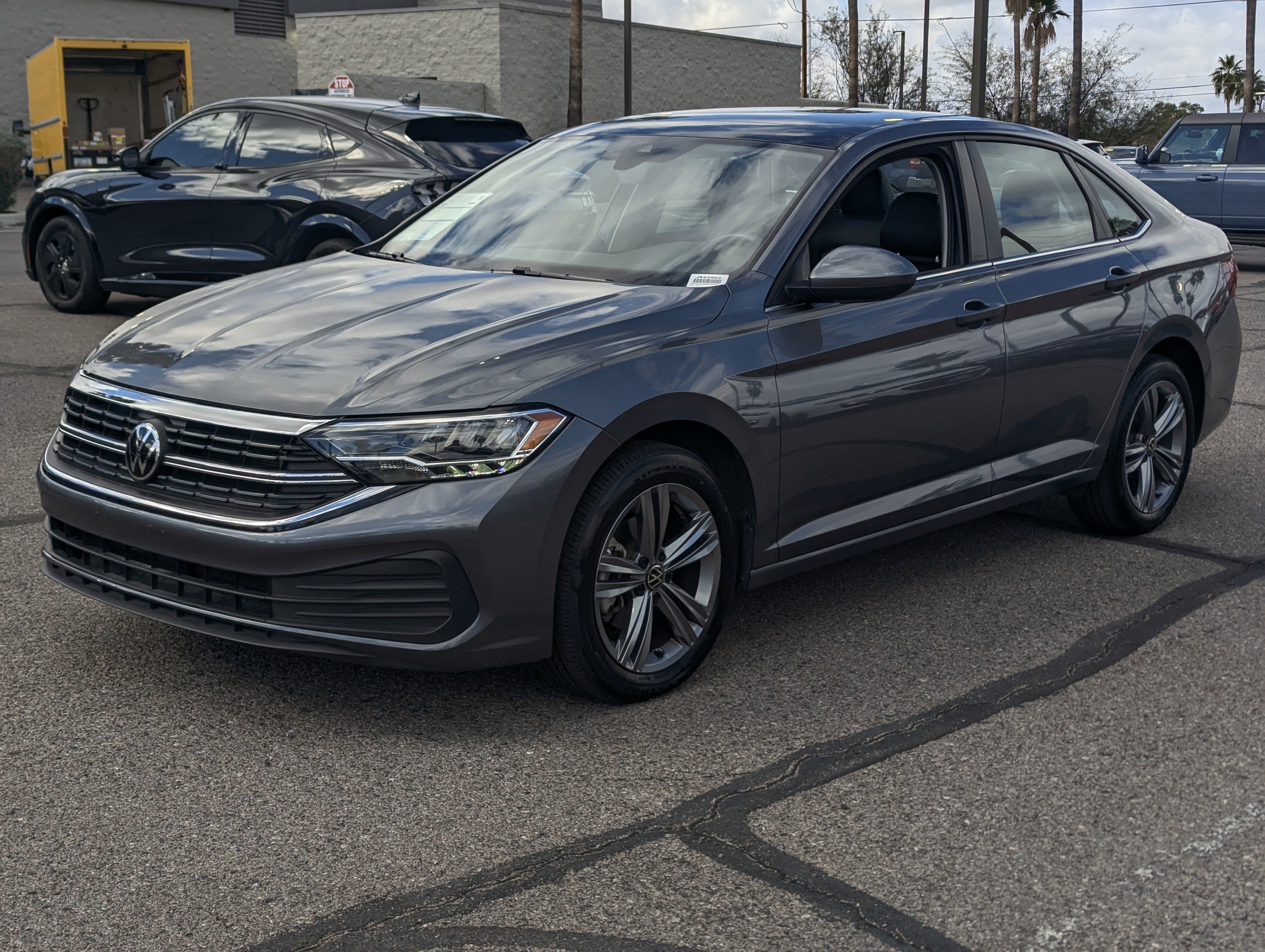 Used 2024 Volkswagen Jetta SE image 5