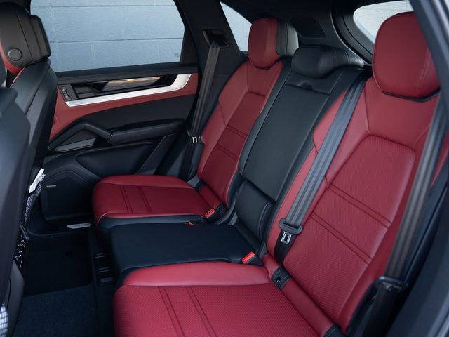New 2026 Porsche Cayenne E-Hybrid AWD/4WD image 18