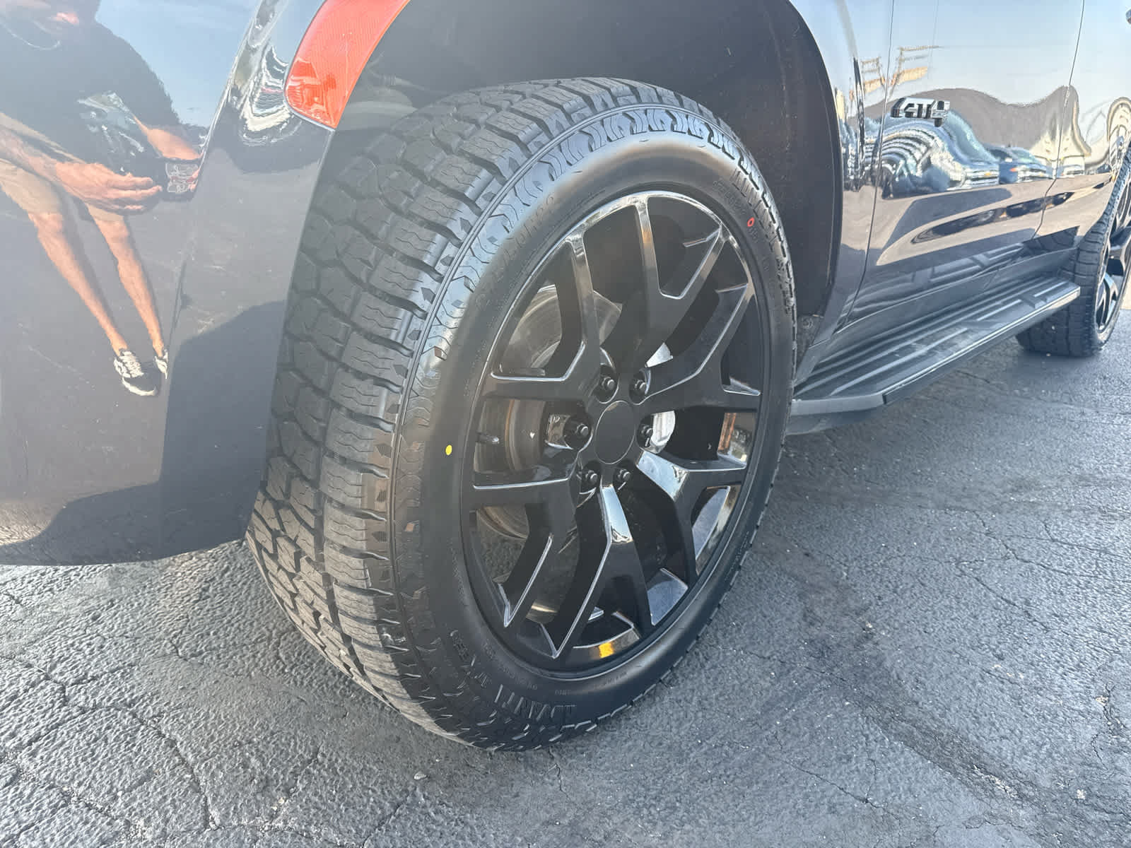 Certified 2024 GMC Yukon AT4 w/ Technology Package AWD/4WD image 9