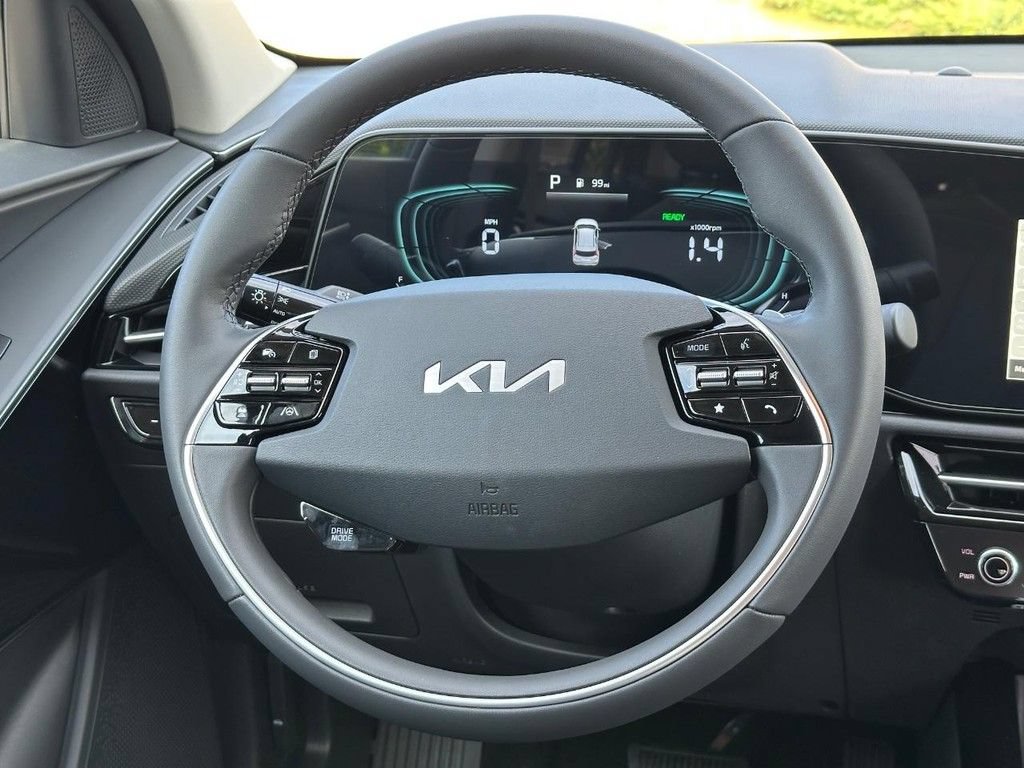 New 2026 Kia Niro EX FWD image 7