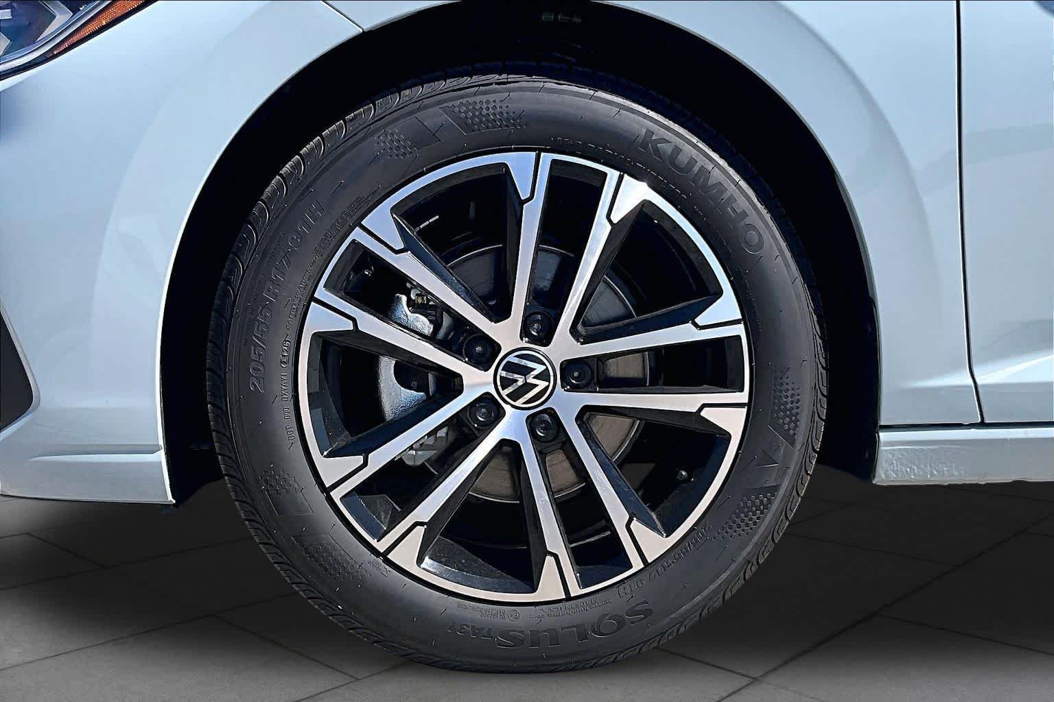 New 2027 Volkswagen Jetta SE FWD image 11
