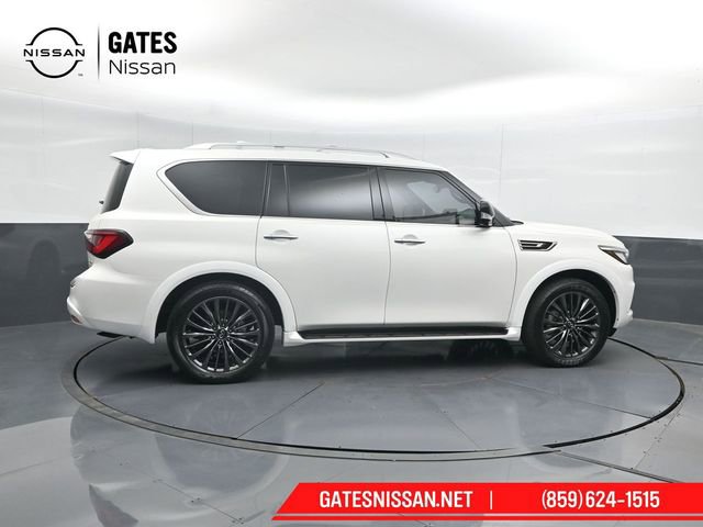 Used 2024 INFINITI QX80 Sensory AWD/4WD image 3