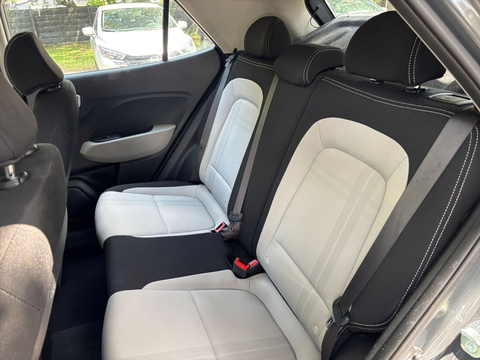 Used 2025 Hyundai Venue SEL FWD image 38