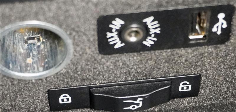 Used 2012 BMW 650i xDrive Convertible image 29