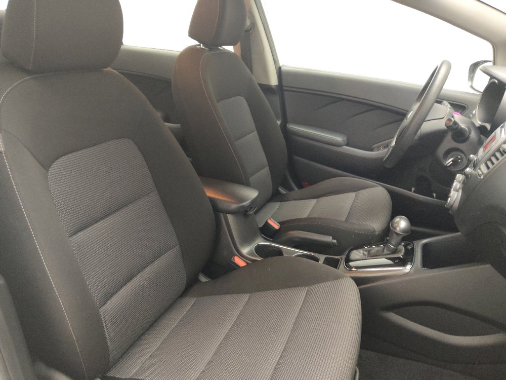 Used 2017 Kia Forte LX image 21