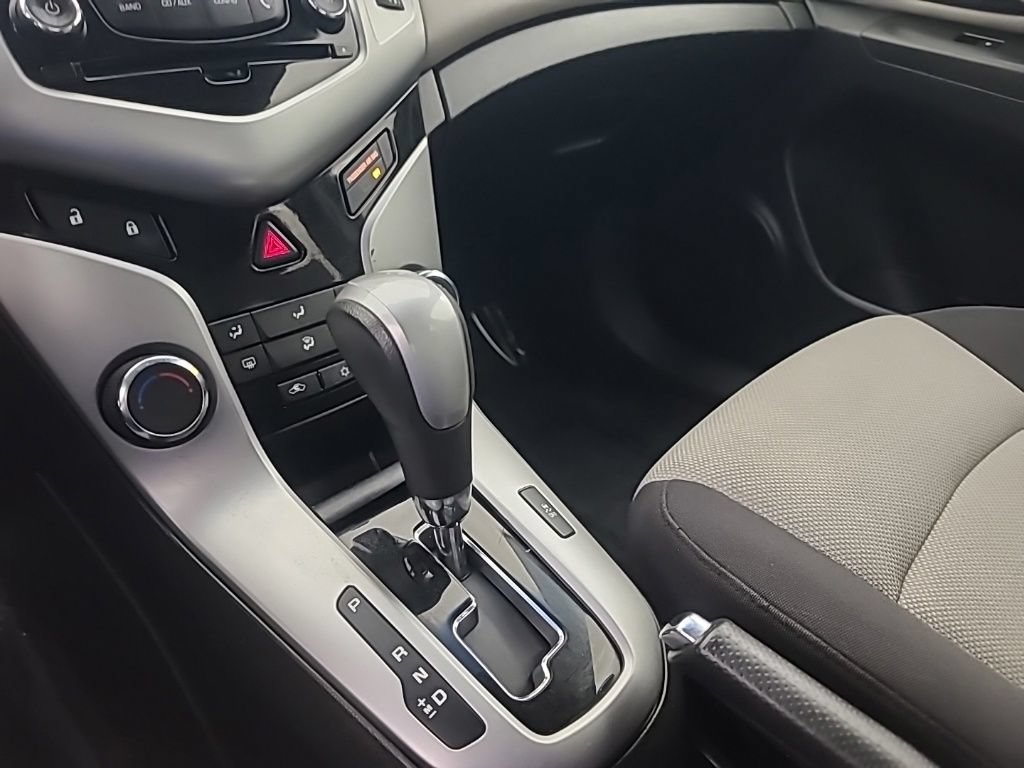 Used 2014 Chevrolet Cruze LS FWD image 30