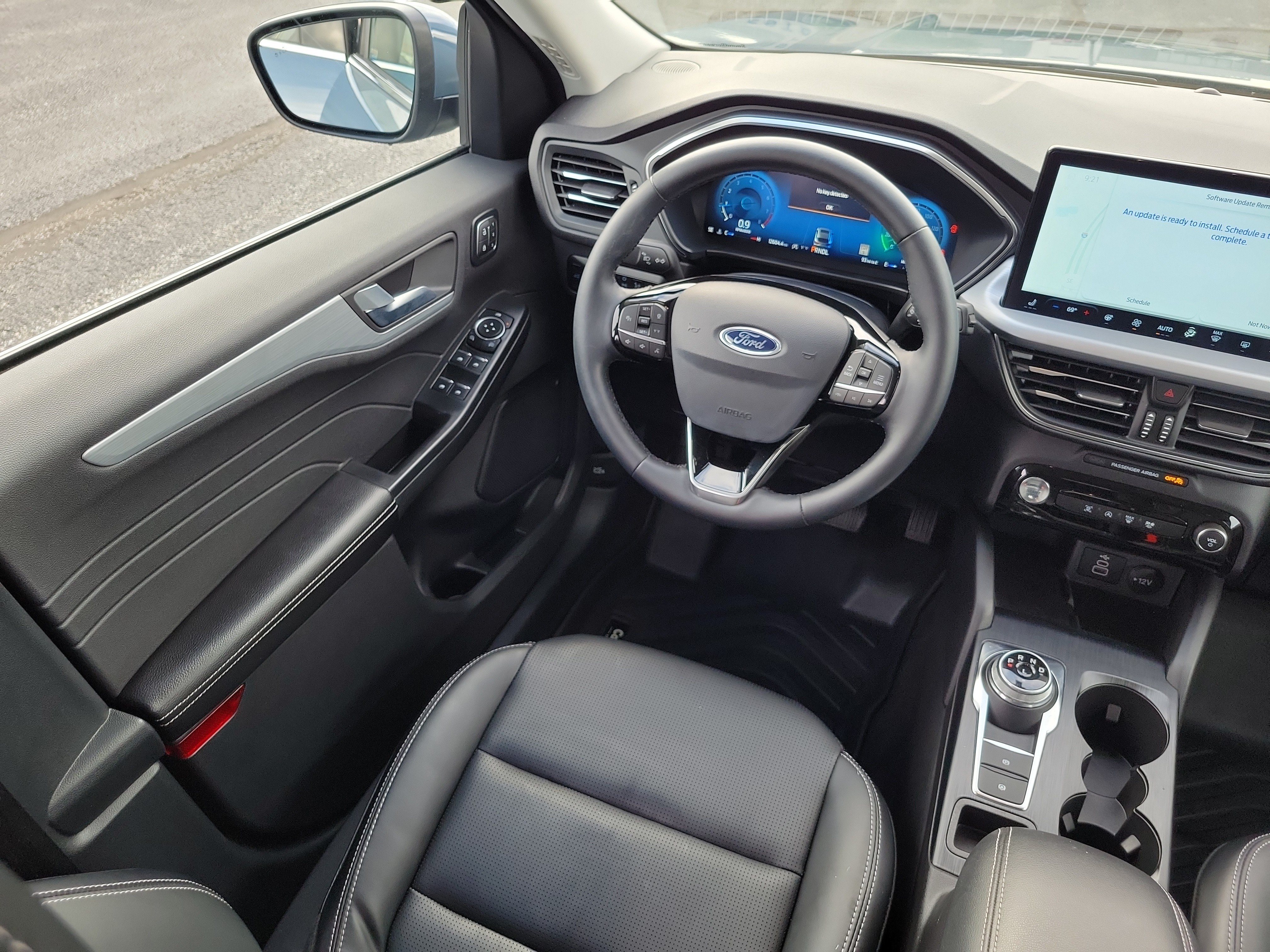 Used 2025 Ford Escape Platinum AWD/4WD image 17