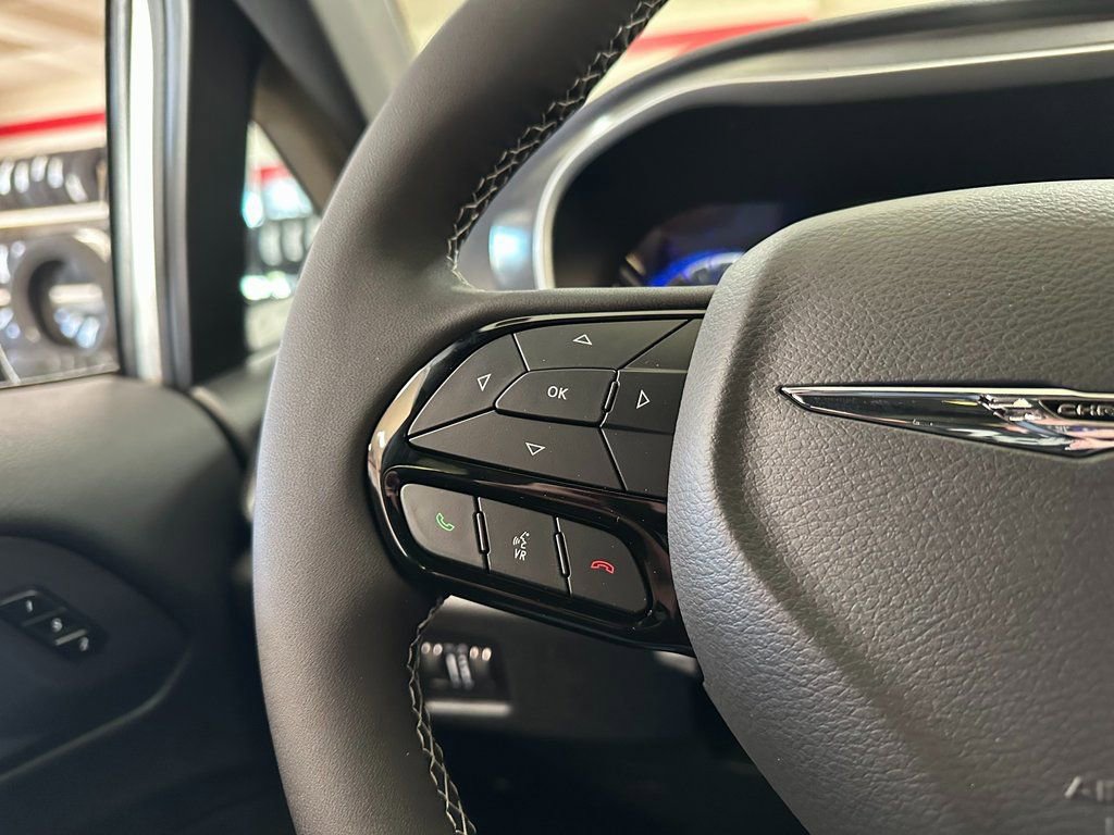 New 2026 Chrysler Pacifica Select w/ S Appearance Package image 17