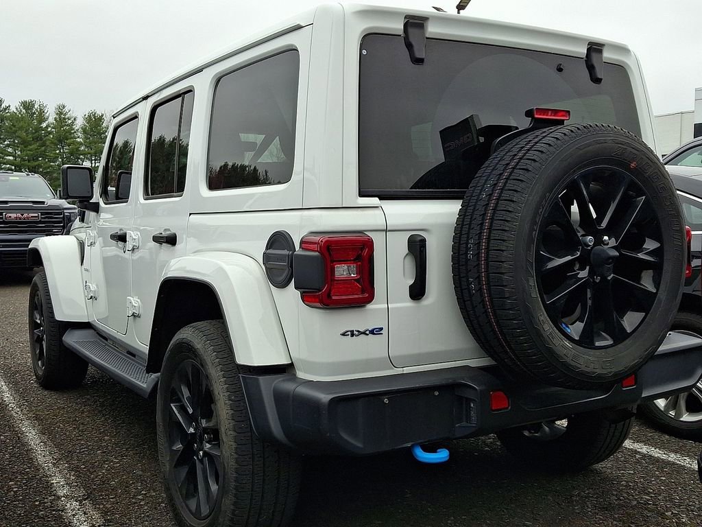 Used 2023 Jeep Wrangler Unlimited Sahara w/ Cold Weather Group image 3