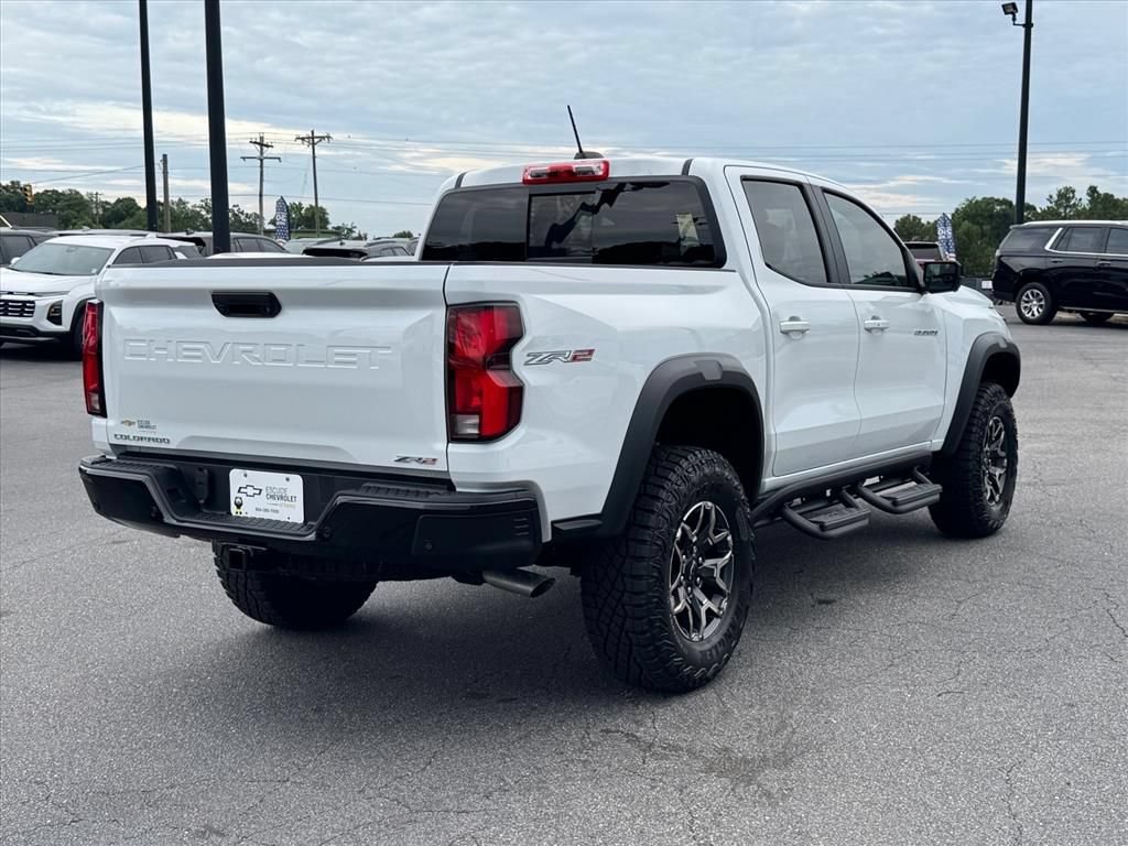 New 2026 Chevrolet Colorado ZR2 w/ Technology Package AWD/4WD image 3