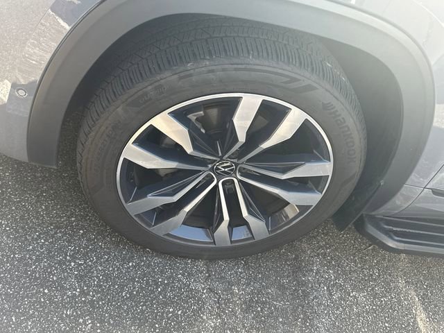 Used 2021 Volkswagen Atlas Cross Sport SEL Premium R-Line AWD/4WD image 4