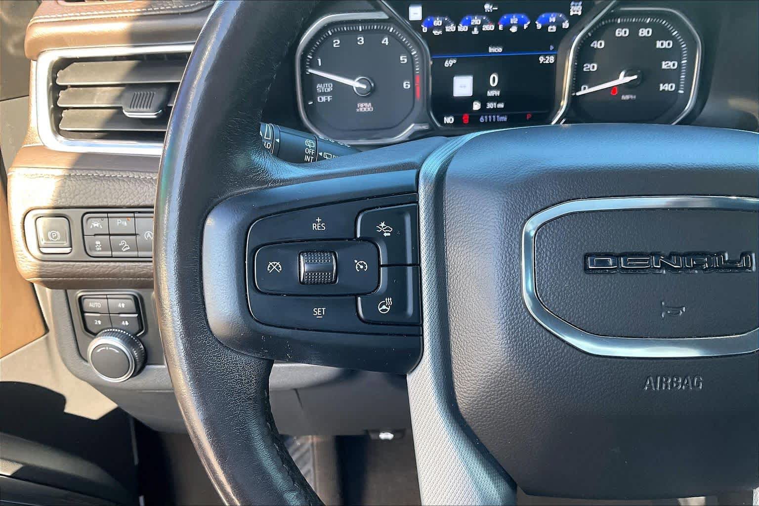 Used 2021 GMC Yukon Denali w/ Denali Premium Package AWD/4WD image 69