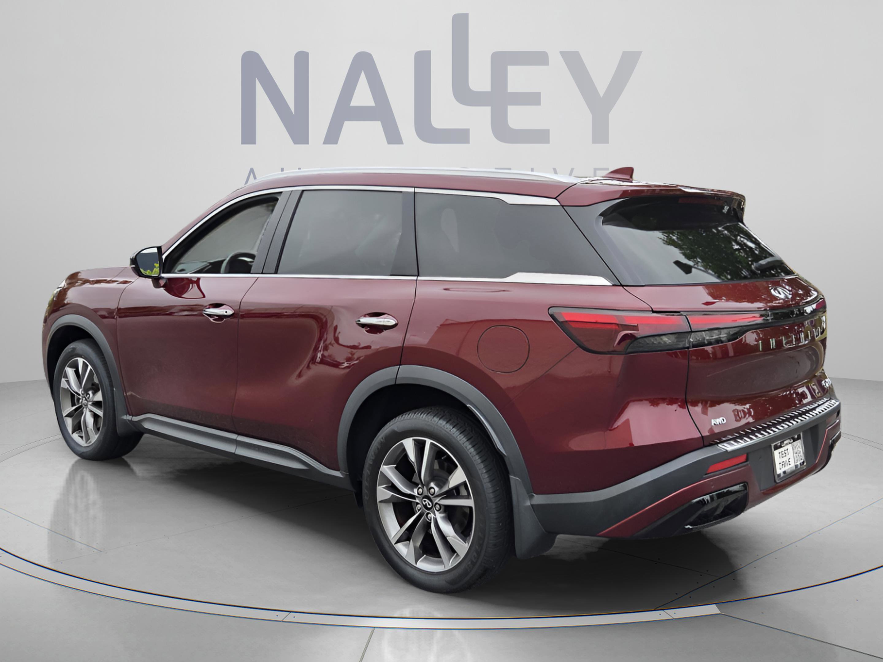 Used 2023 INFINITI QX60 Luxe w/ Cargo Package AWD/4WD image 3