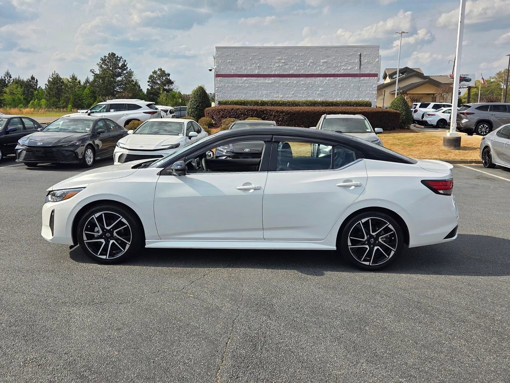 Used 2025 Nissan Sentra SR w/ SR Premium Package image 4