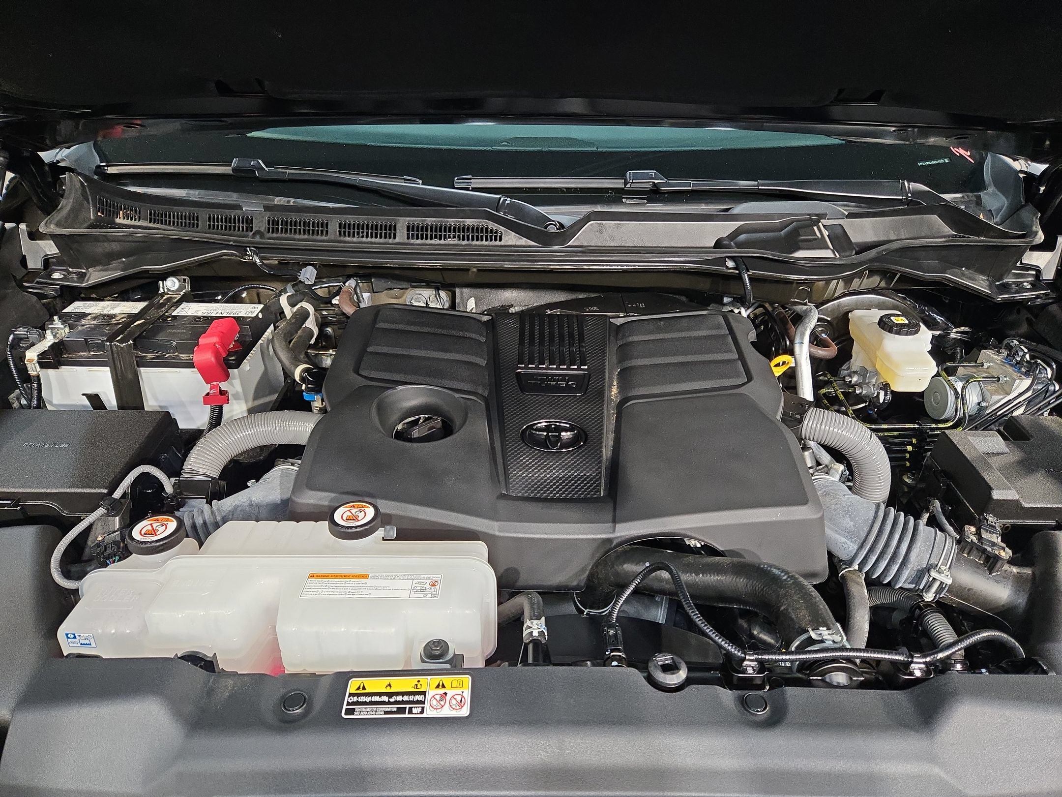 Certified 2025 Toyota Tundra SR5 w/ SR5 Premium Package AWD/4WD image 18