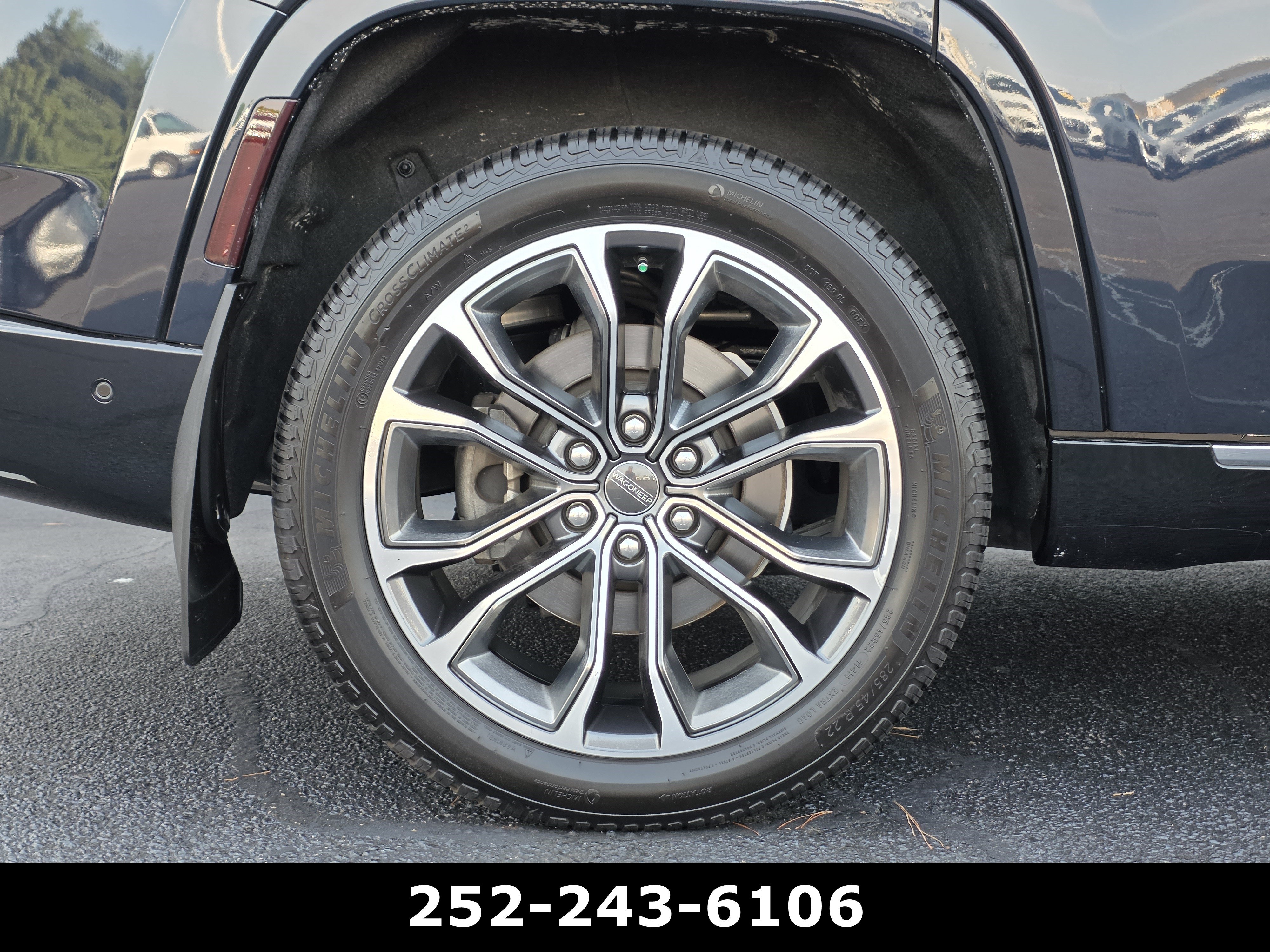Used 2023 Jeep Grand Wagoneer Series III AWD/4WD image 59