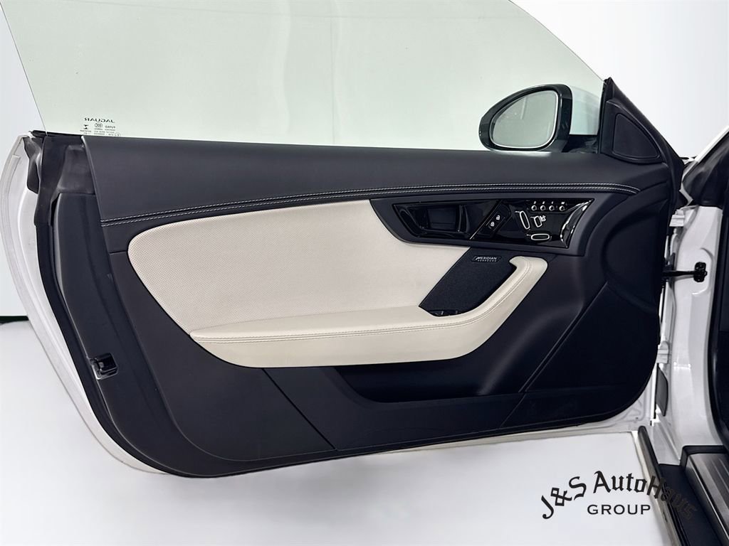 Used 2022 Jaguar F-TYPE Coupe image 23