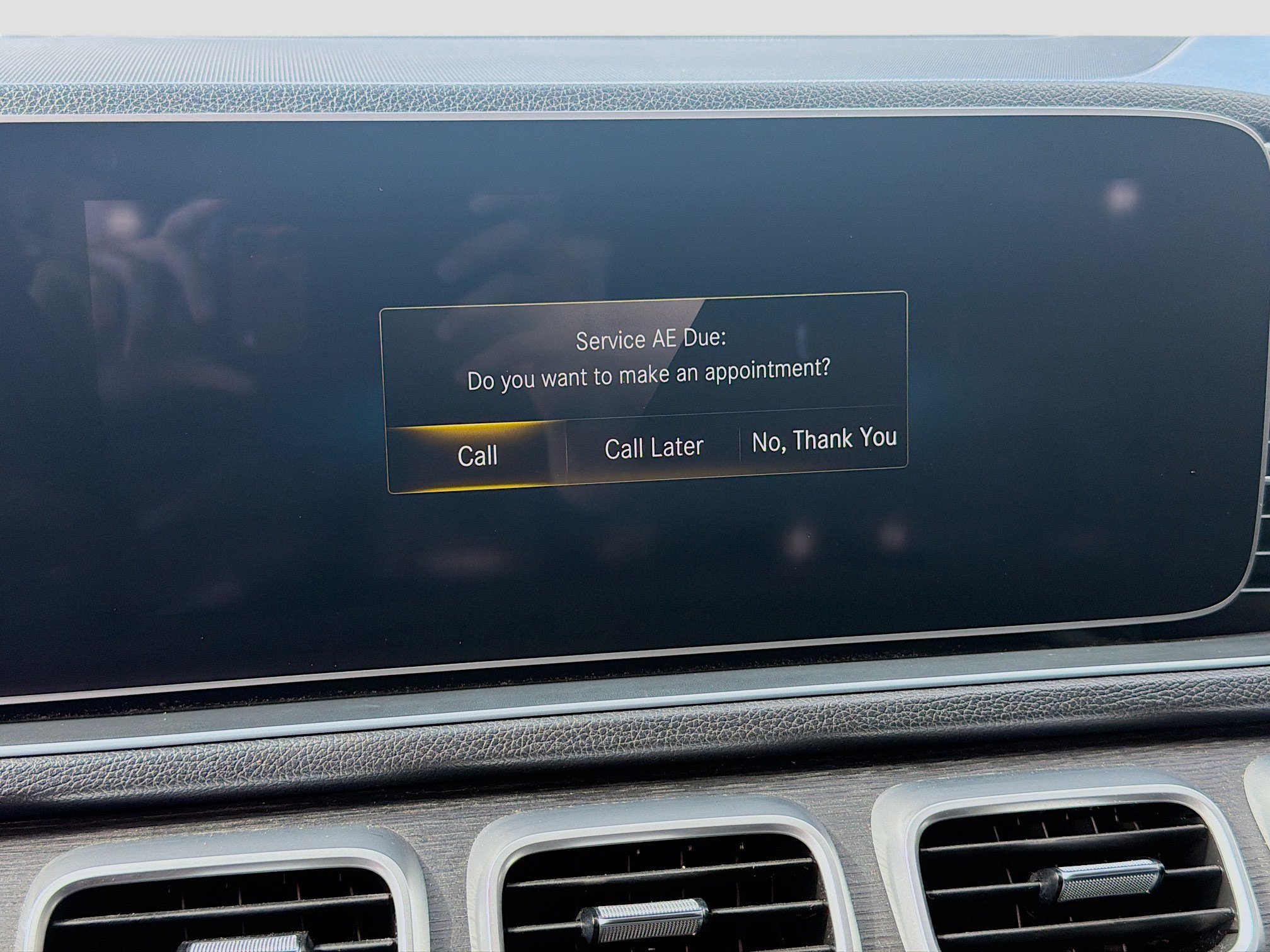 Used 2023 Mercedes-Benz GLE 350 w/ Premium Package image 4