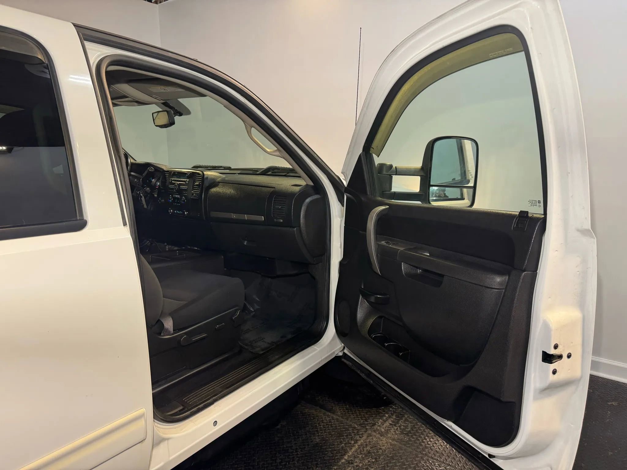 Used 2011 GMC Sierra 3500 SLE w/ SLE Preferred Package AWD/4WD image 22