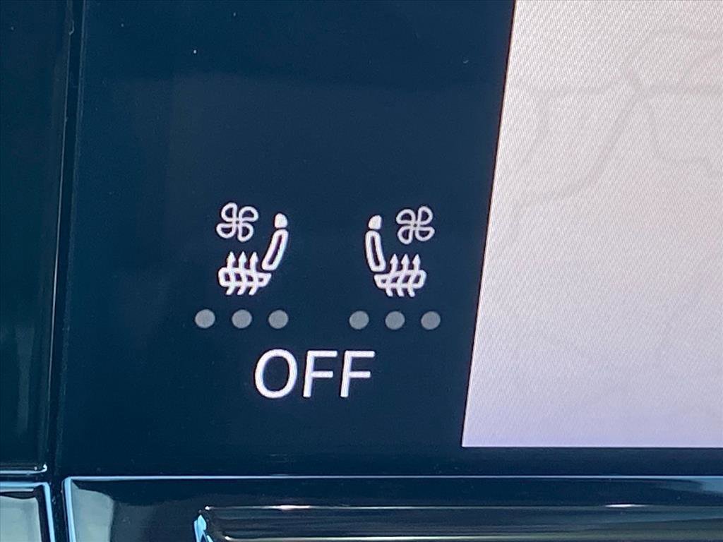 Certified 2025 Volkswagen Atlas SE w/ Panoramic Sunroof Package image 15