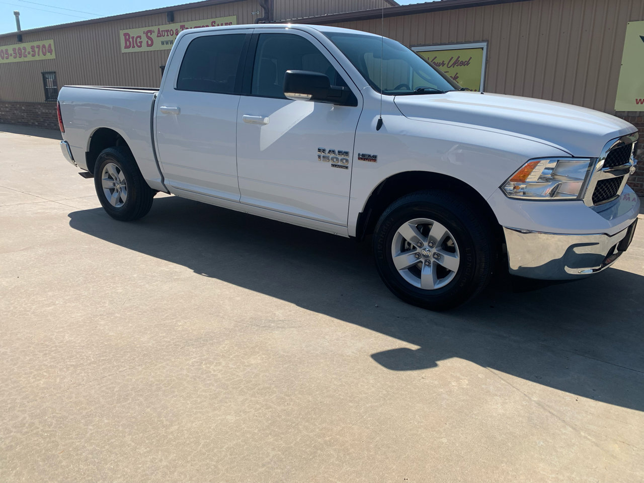 Used 2019 RAM 1500 Classic SLT w/ Luxury Group image 1