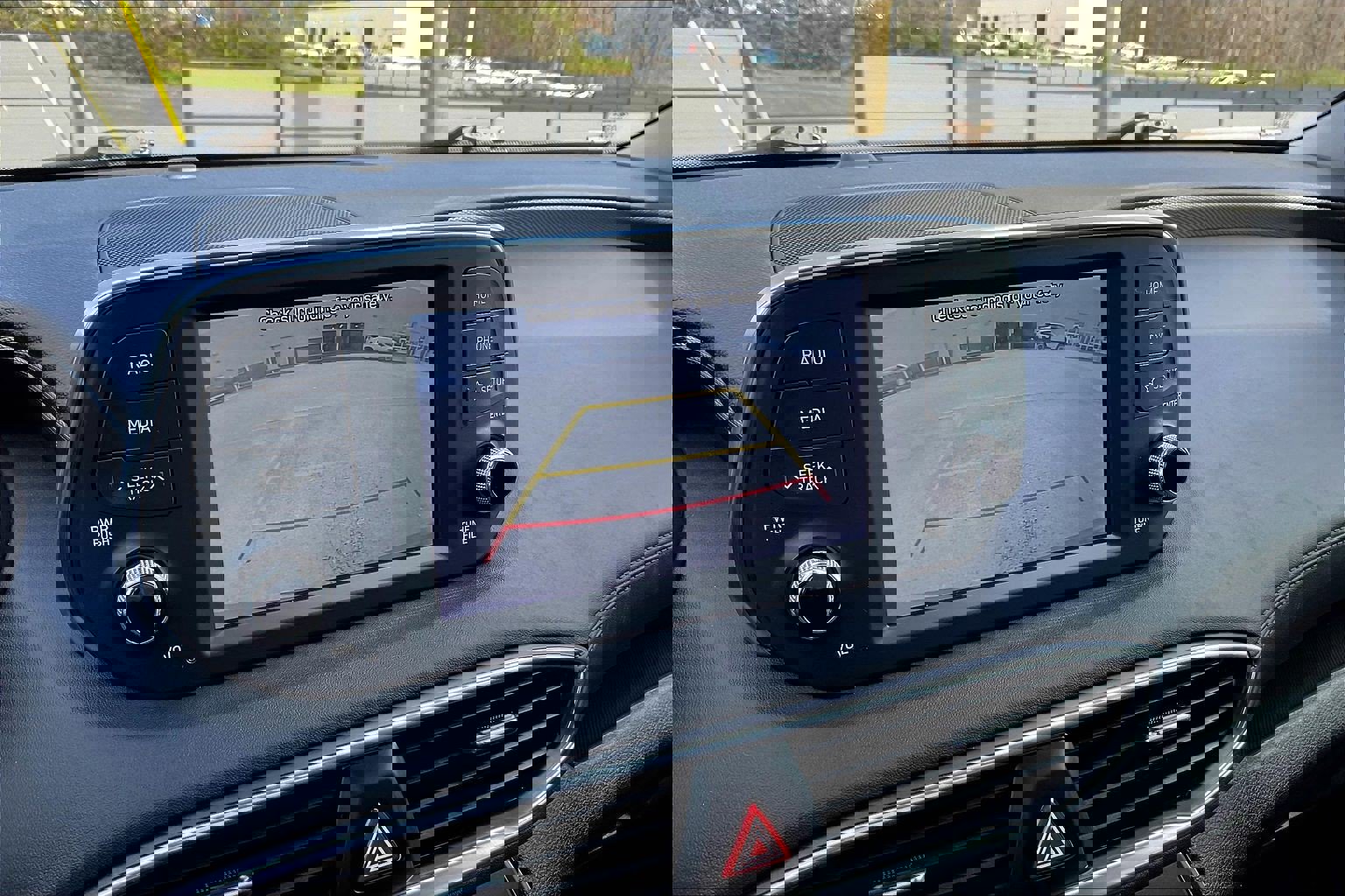 Used 2020 Hyundai Santa Fe SEL AWD/4WD image 13