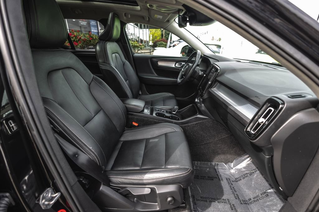 Used 2019 Volvo XC40 T5 Momentum AWD/4WD image 24