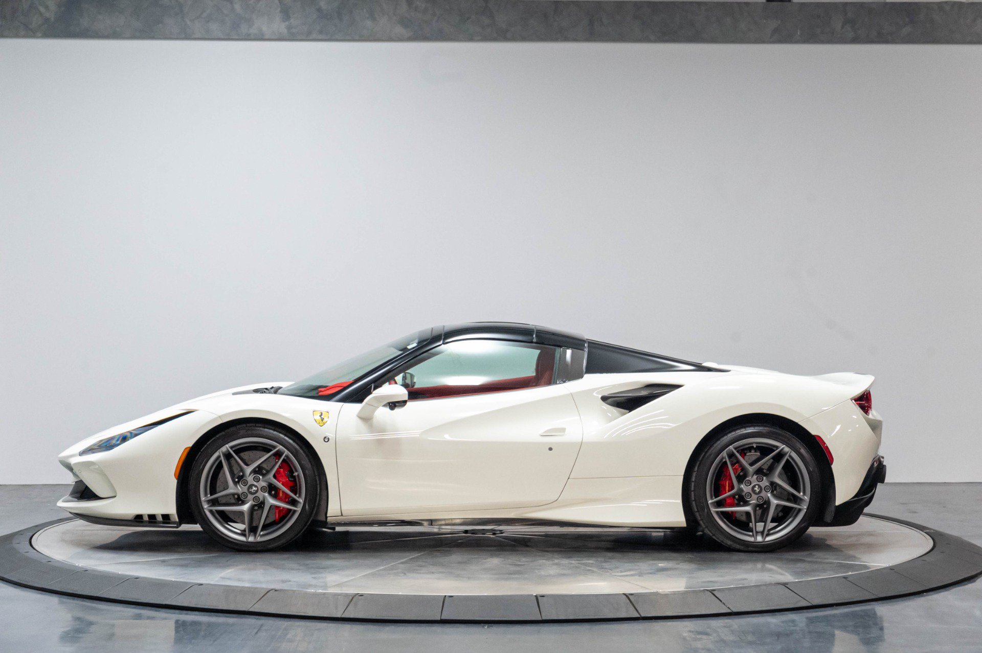 Used 2021 Ferrari F8 Tributo RWD image 49