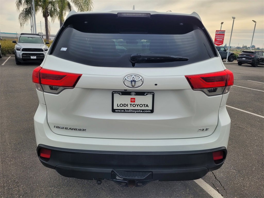 Used 2019 Toyota Highlander XLE image 5