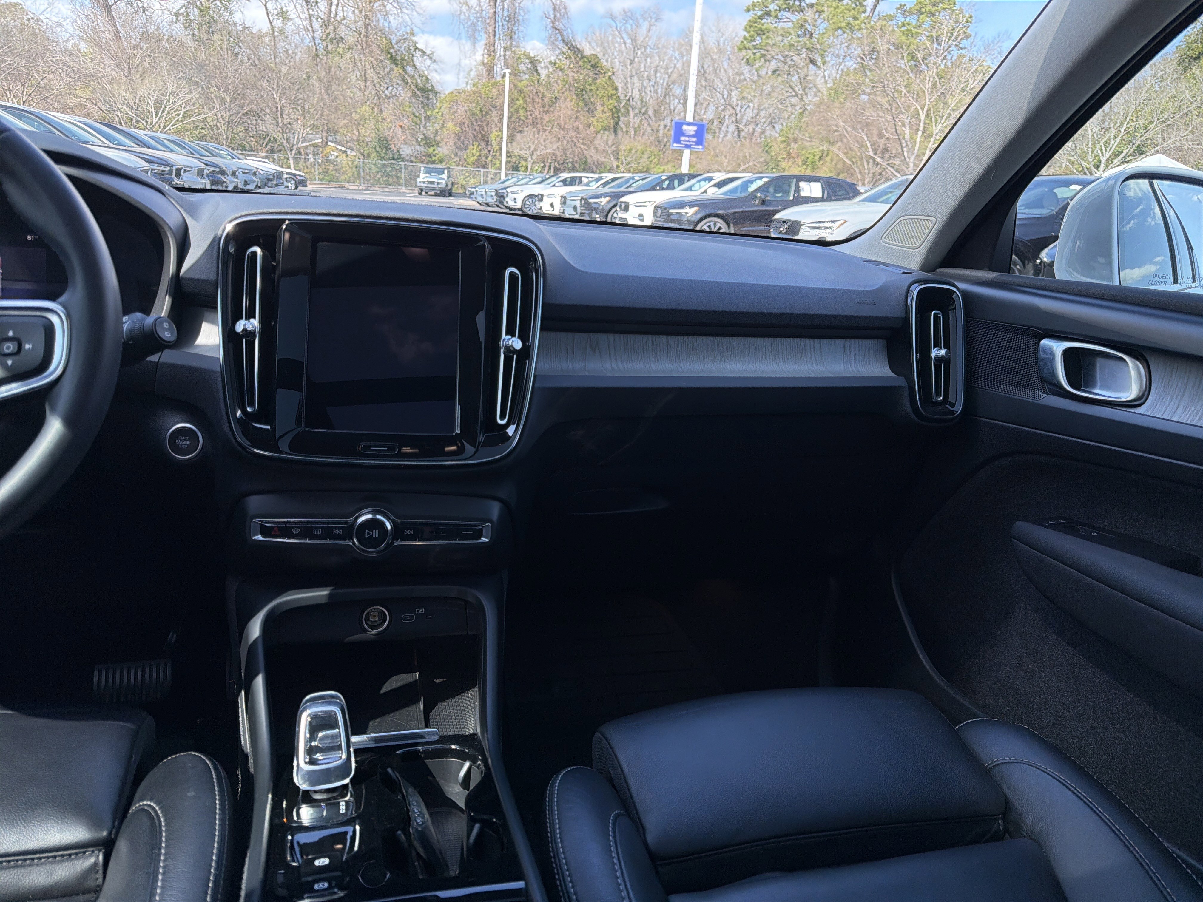 Certified 2023 Volvo XC40 B4 Plus w/ Driver Assist Package image 31