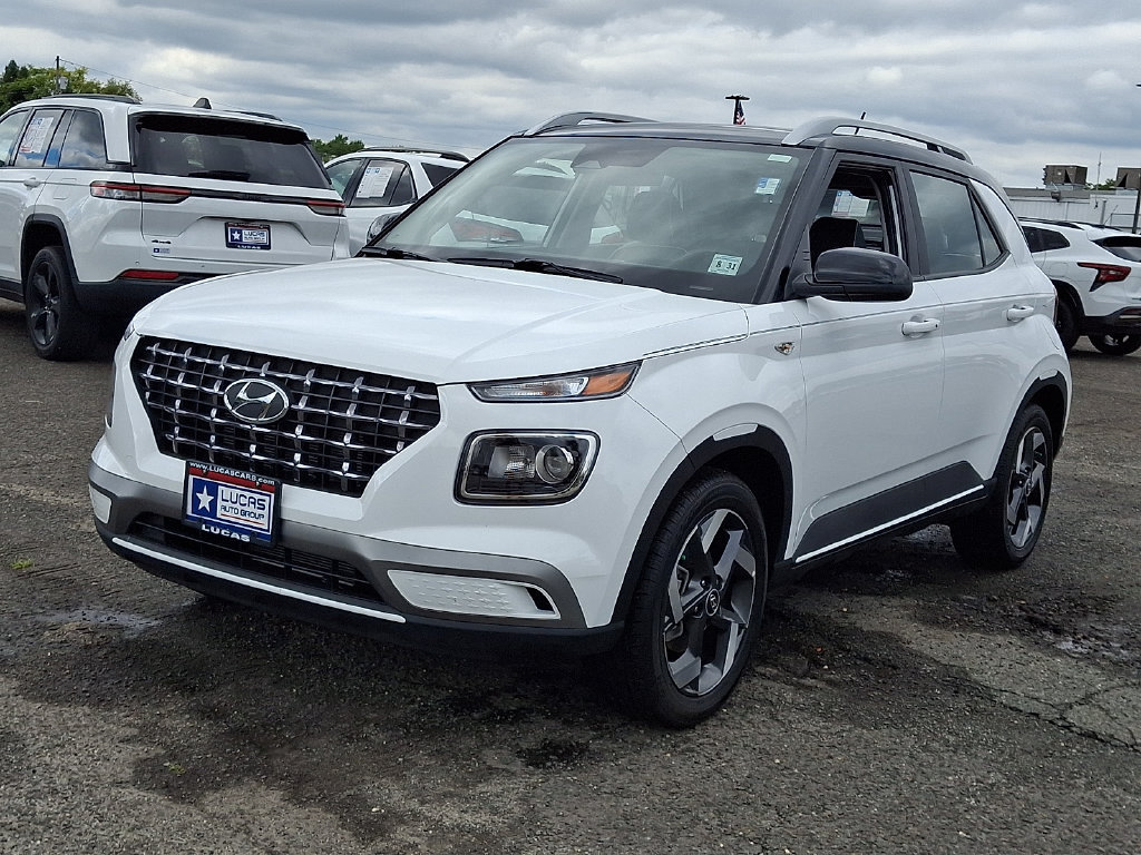 Used 2026 Hyundai Venue SEL FWD image 5