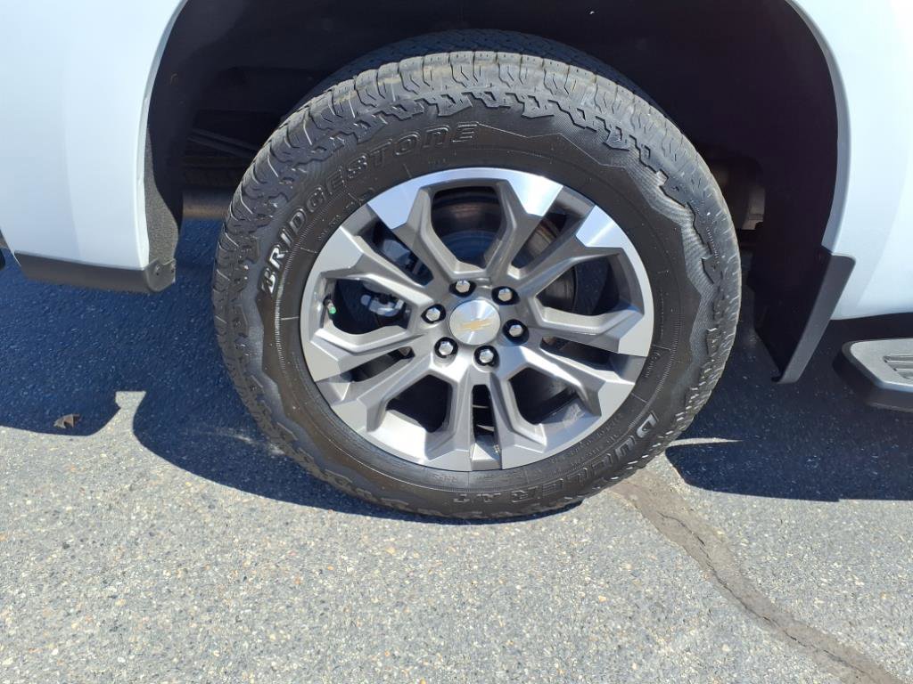 Used 2022 Chevrolet Silverado 1500 High Country w/ Technology Package image 9