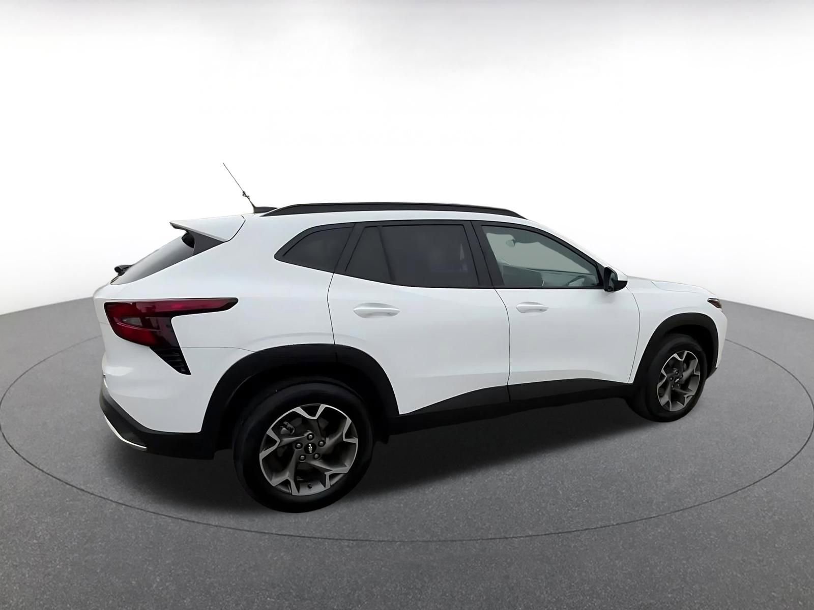 Used 2025 Chevrolet Trax LT image 15