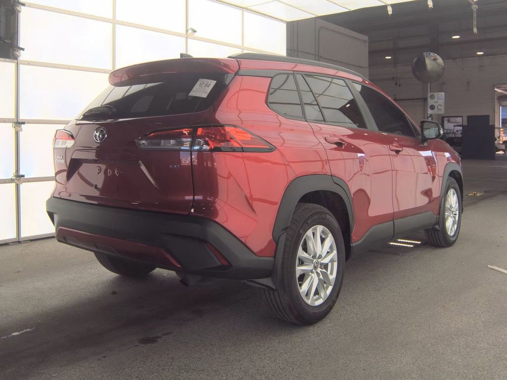 Used 2025 Toyota Corolla Cross LE w/ Moonroof Package FWD image 6