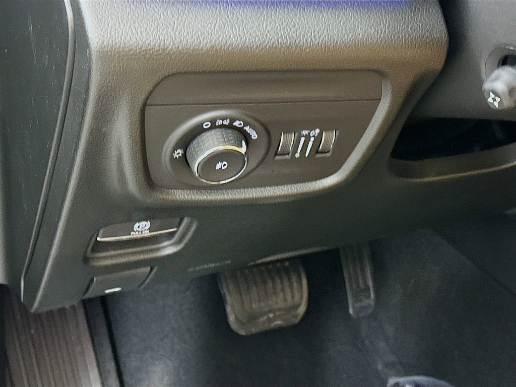 Certified 2025 Jeep Grand Cherokee L Summit w/ Obsidian Package image 18