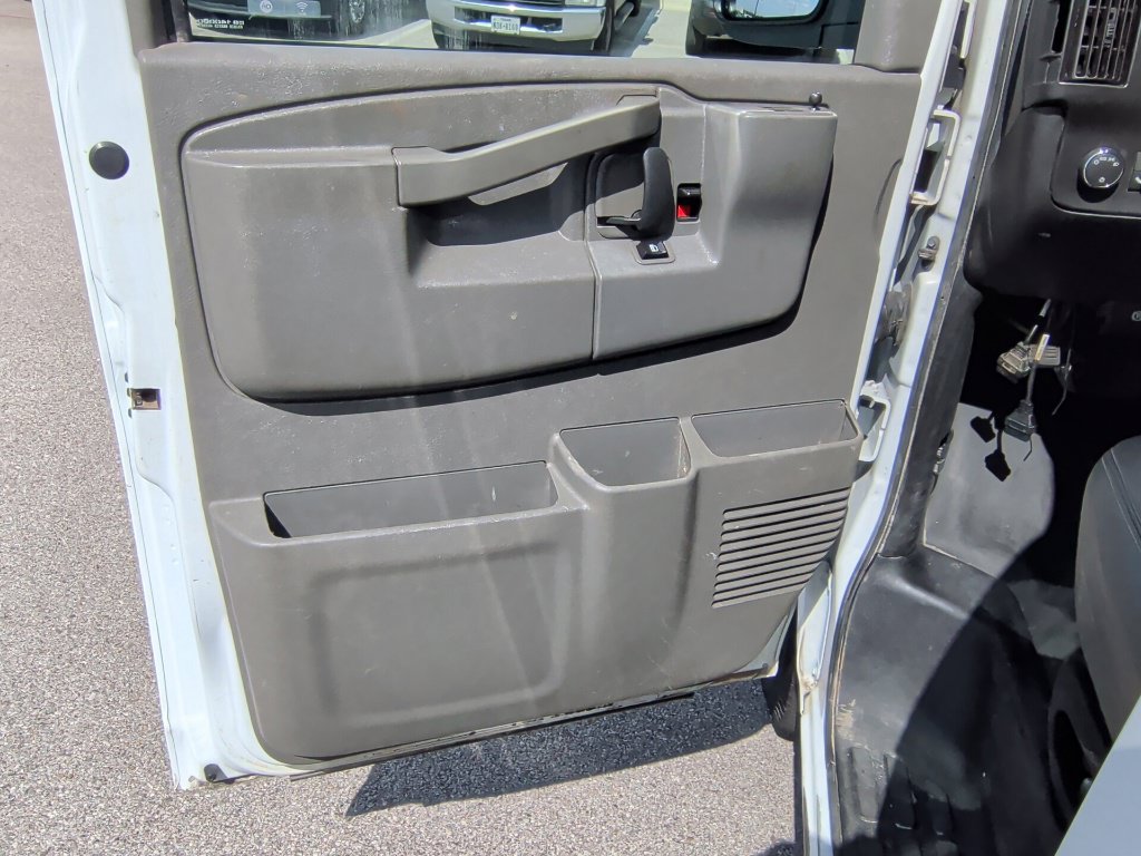 Used 2022 Chevrolet Express 2500 Extended w/ Driver Convenience Package RWD image 10
