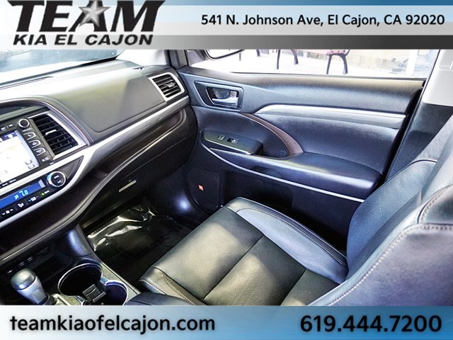 Used 2019 Toyota Highlander Limited FWD image 27