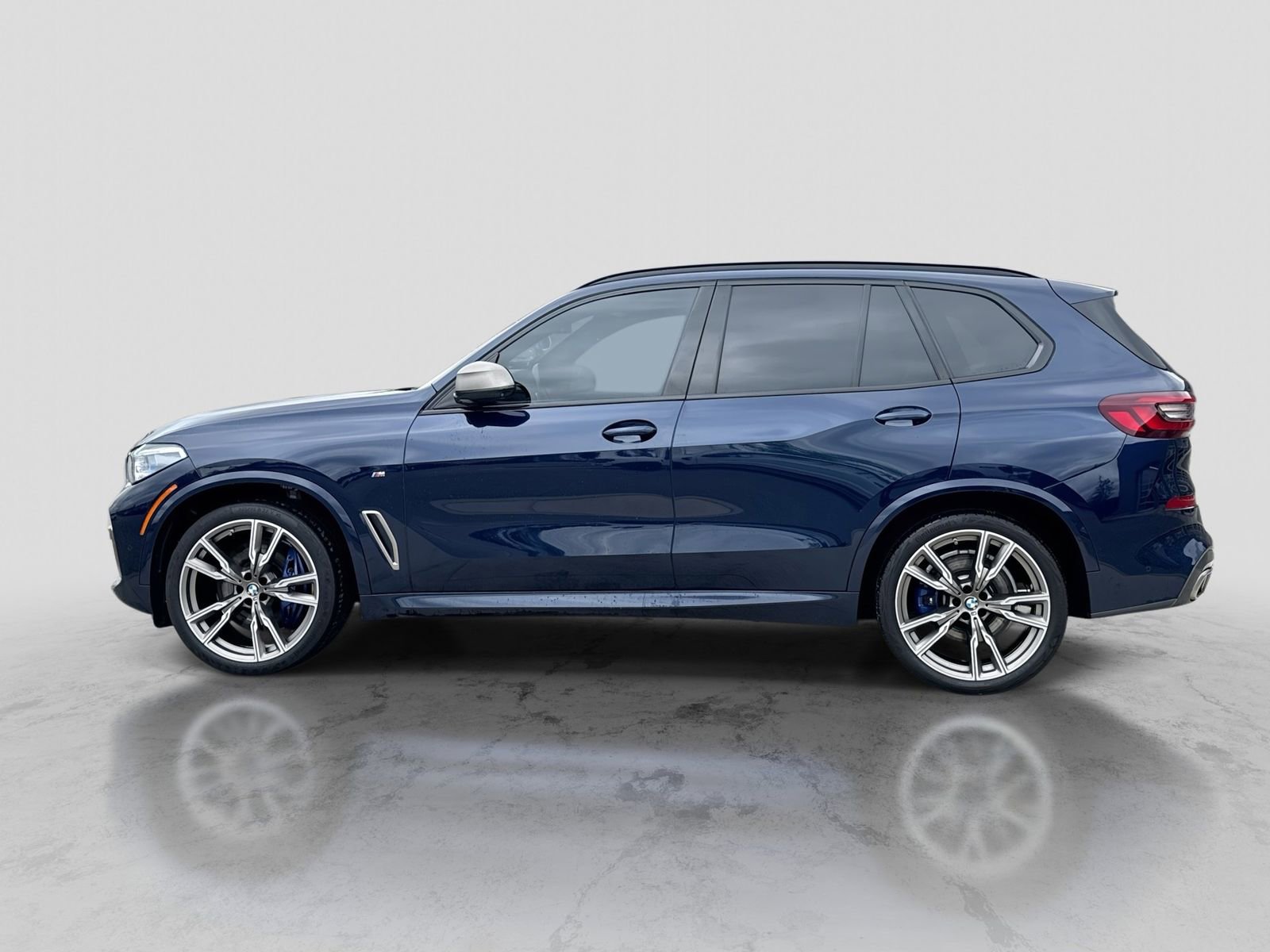 Used 2021 BMW X5 M50i AWD/4WD image 3