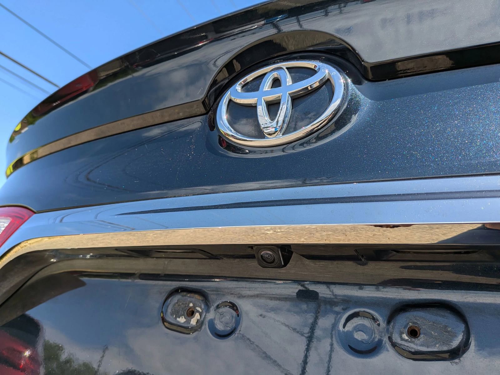 Used 2015 Toyota Camry SE FWD image 14