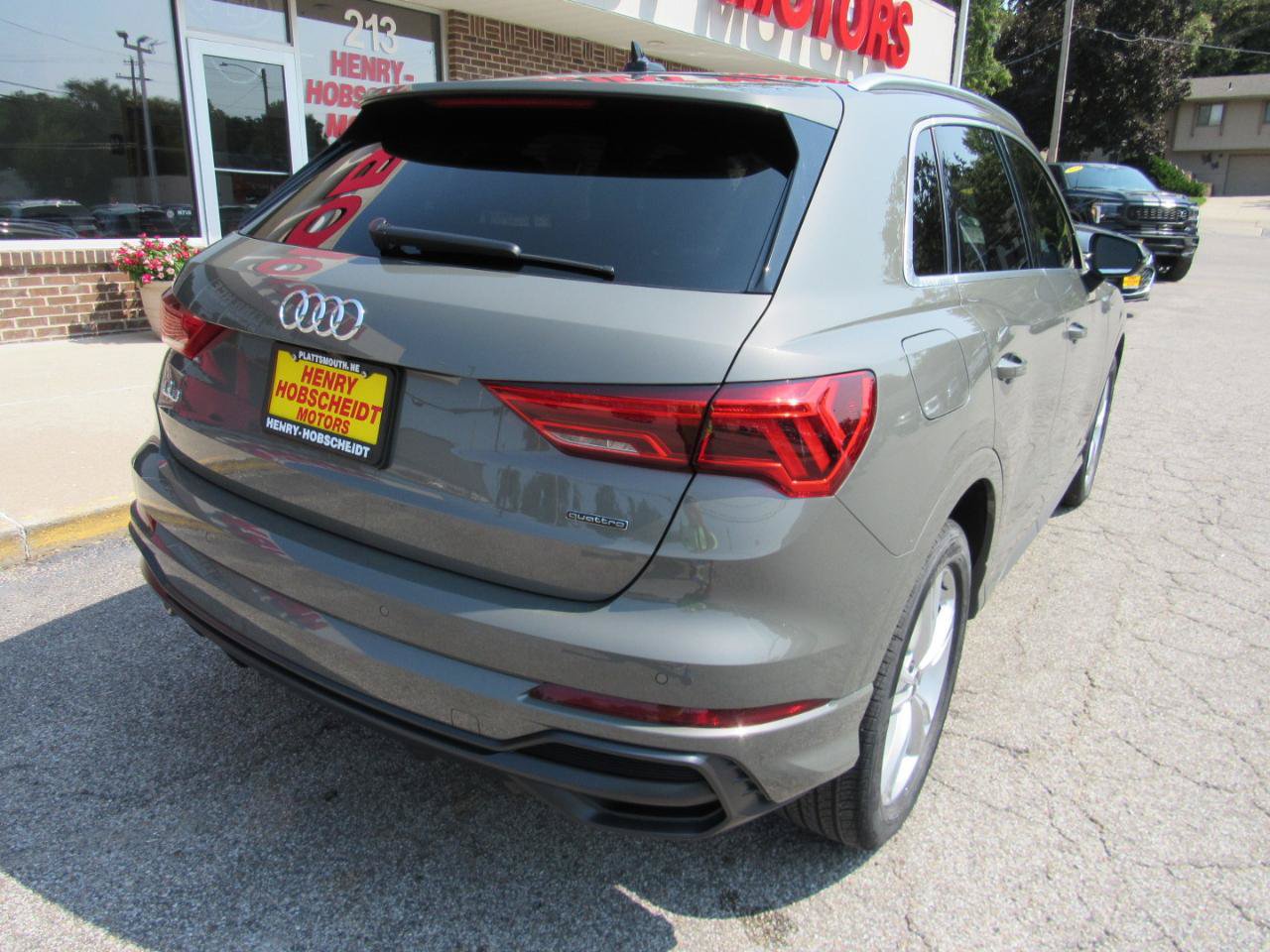 Used 2021 Audi Q3 2.0T Premium Plus w/ Premium Plus Package AWD/4WD image 13
