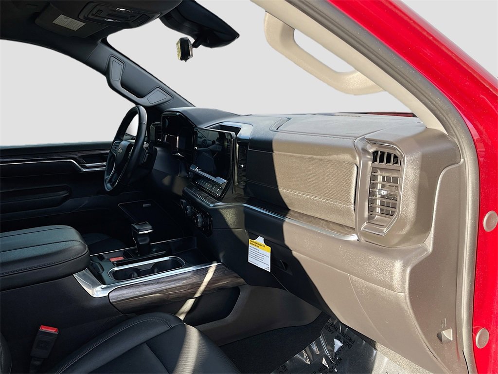 Used 2025 Chevrolet Silverado 1500 LTZ image 29