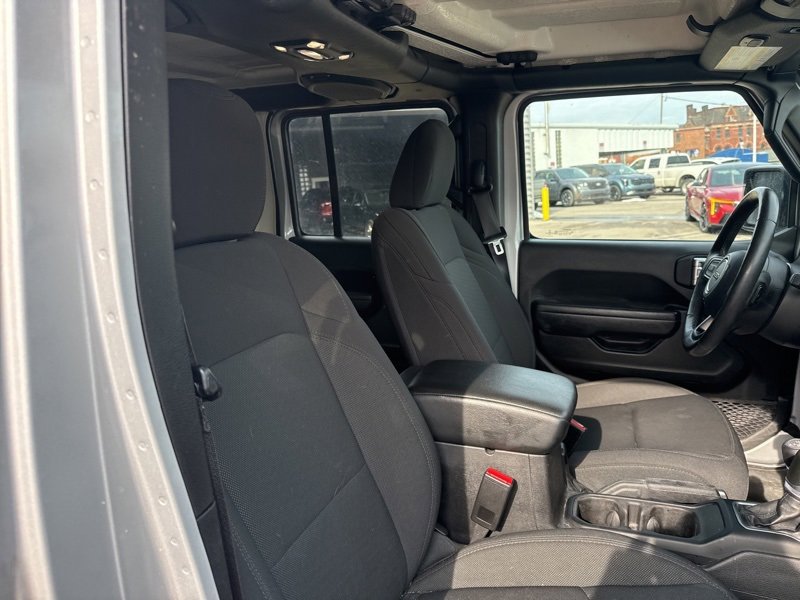 Used 2023 Jeep Wrangler Unlimited w/ Cold Weather Group image 9