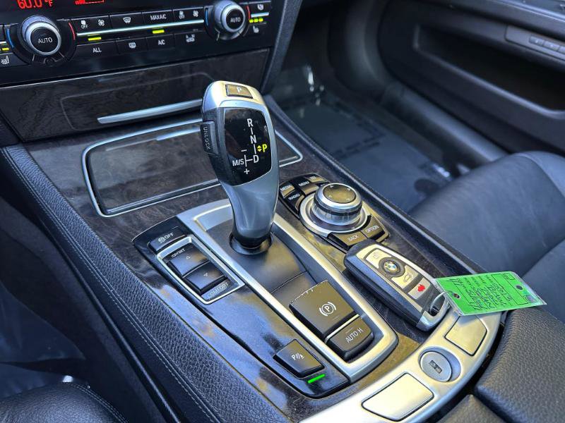 Used 2013 BMW 740Li image 32