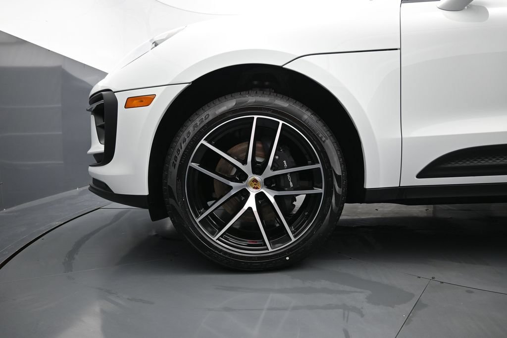 New 2026 Porsche Macan AWD/4WD image 7