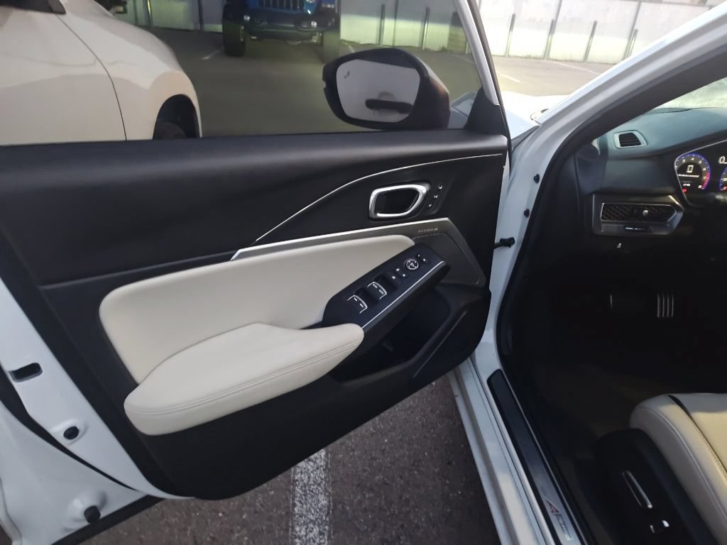 Used 2025 Acura Integra A-Spec w/ Technology Package FWD image 5