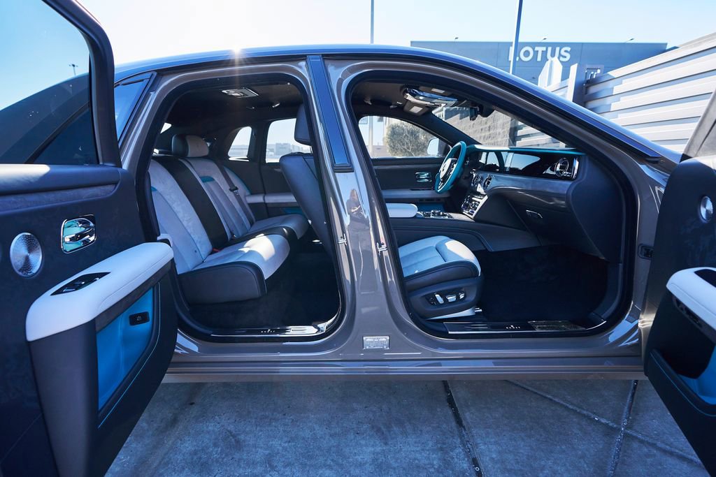Used 2025 Rolls-Royce Ghost AWD/4WD image 24