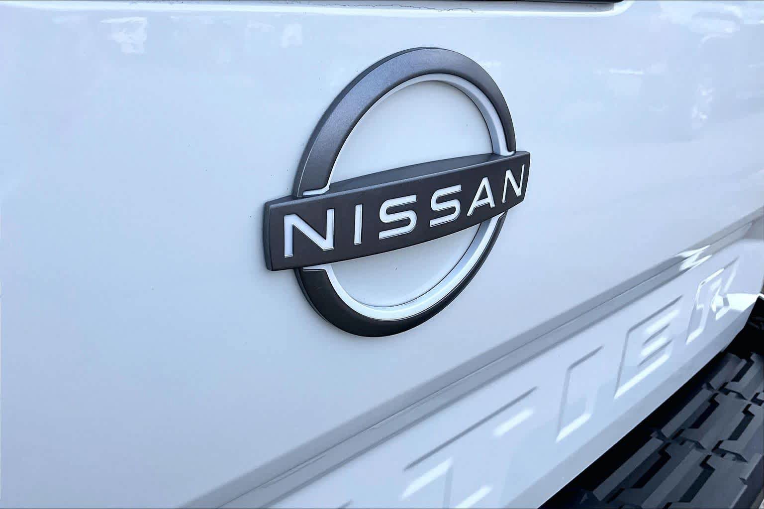 Used 2025 Nissan Frontier SV image 29