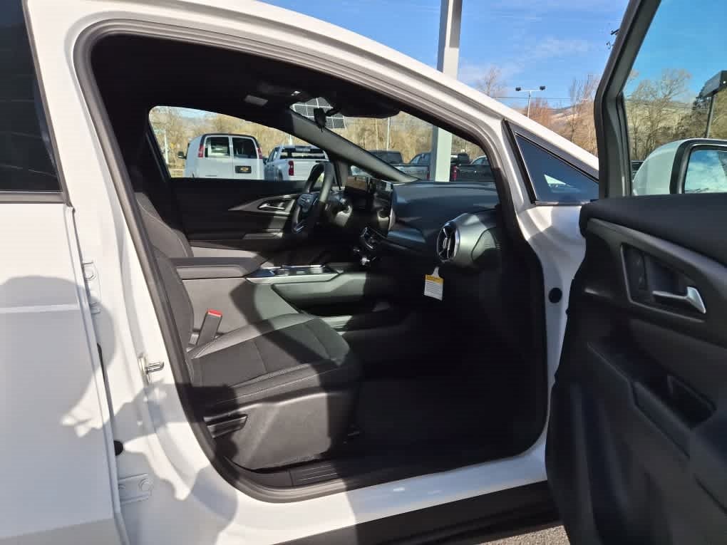 New 2026 Chevrolet Equinox EV LT image 15