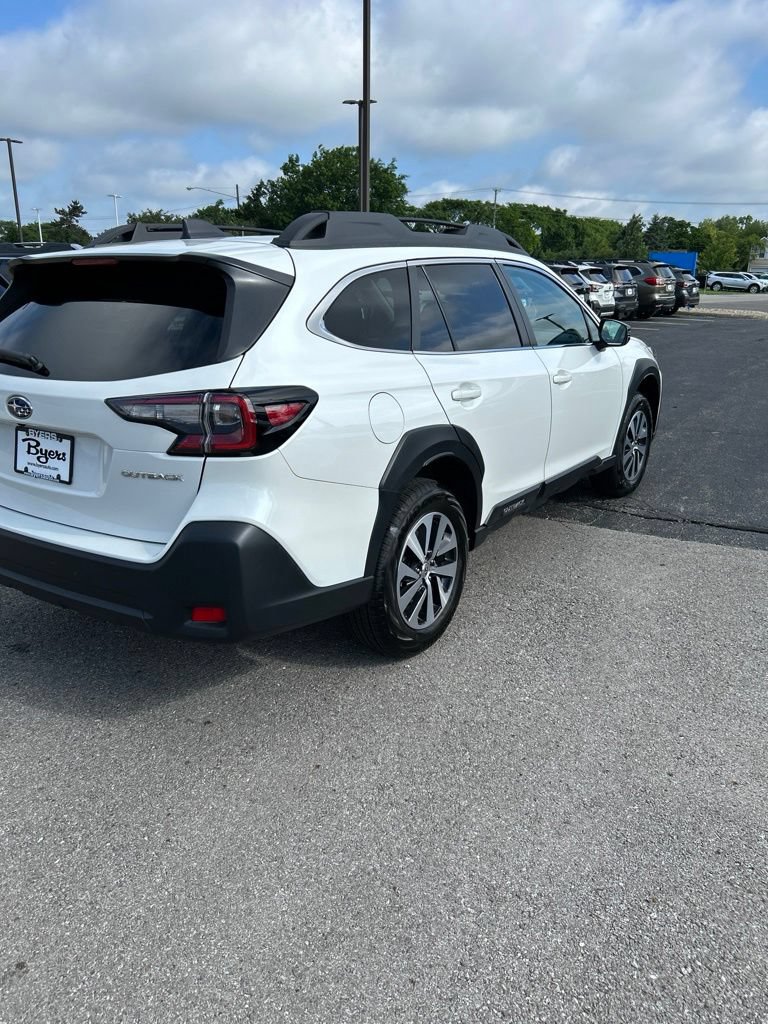 Certified 2024 Subaru Outback Premium AWD/4WD image 3