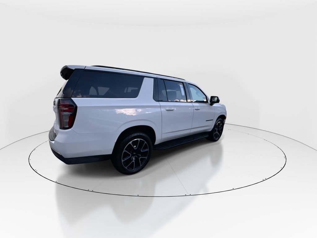 Used 2022 Chevrolet Suburban RST w/ Luxury Package AWD/4WD image 8